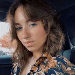 Meet your Posher, Laura